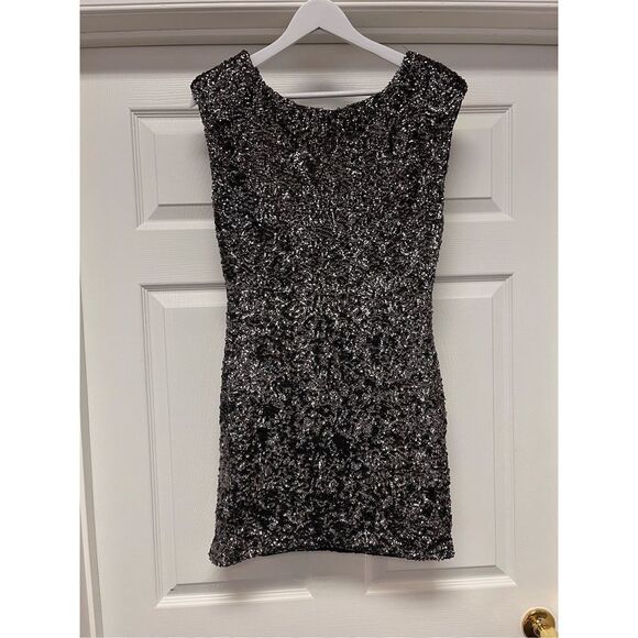Alice + Olivia Gunmetal Sequin Keyhole Back Mini Part Dress sz 8 EUC - Picture 1 of 9